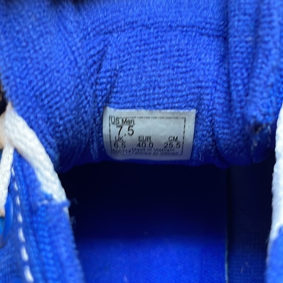 Vans - Picture 7 of 8